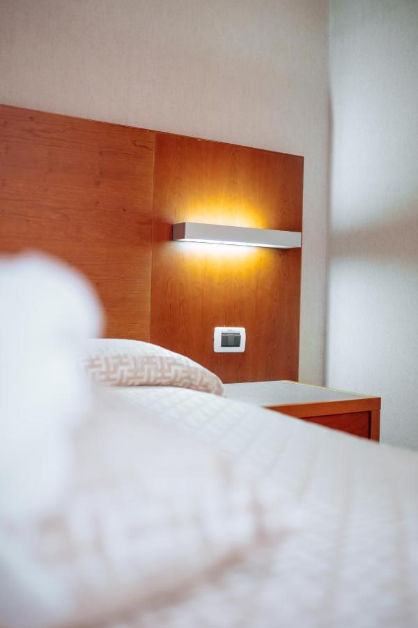Hotel Amico Città Sant'Angelo Buitenkant foto