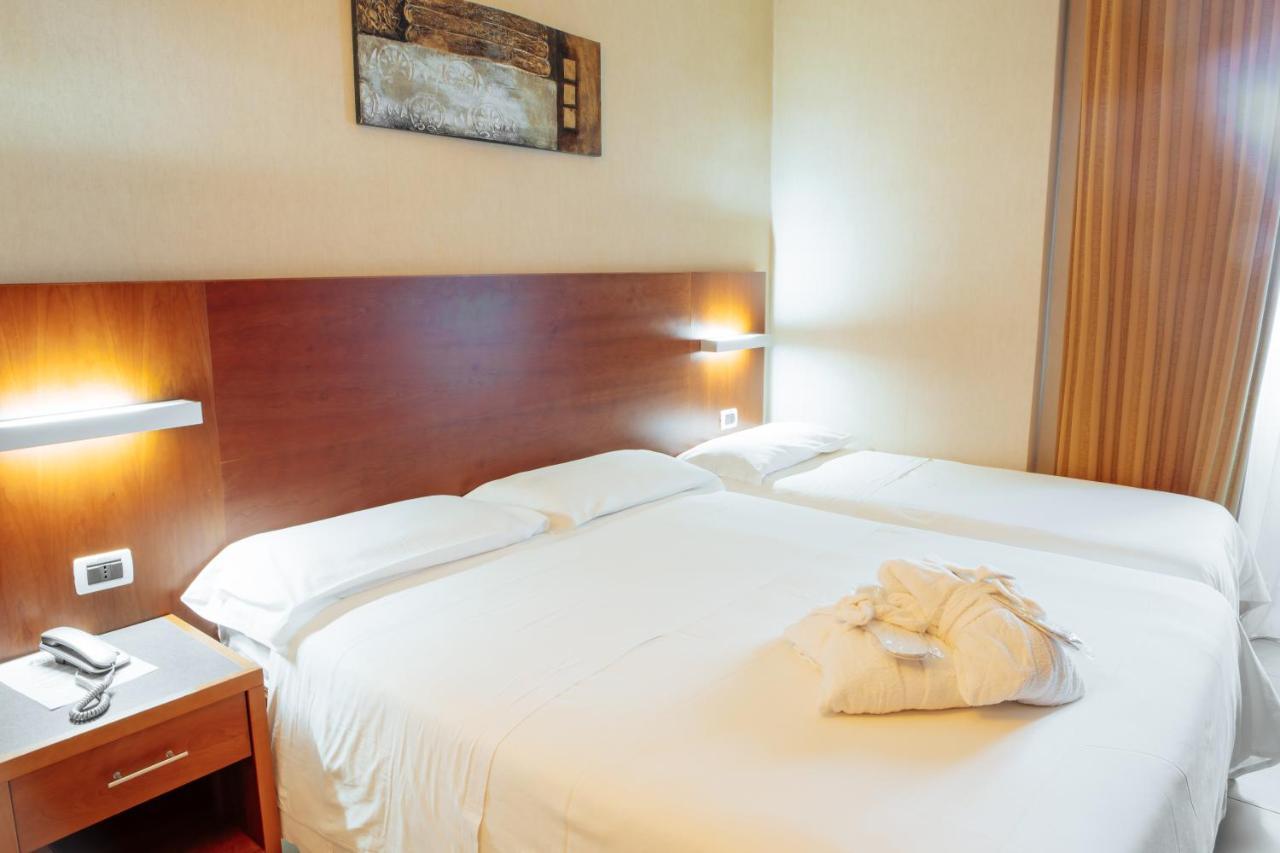 Hotel Amico Città Sant'Angelo Buitenkant foto