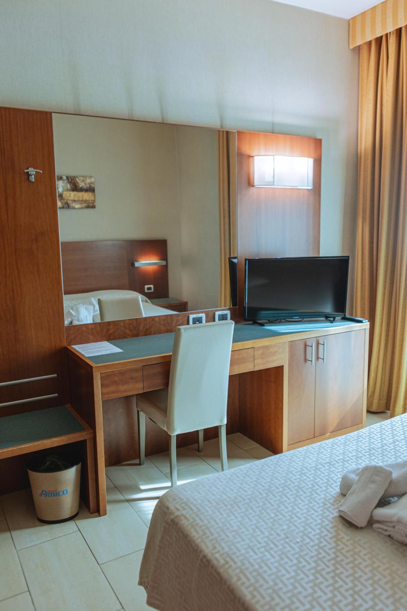 Hotel Amico Città Sant'Angelo Buitenkant foto